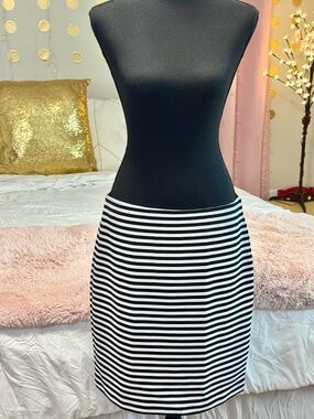 LOFT Black White Striped Pencil Skirt Size 8 Stretch Zip Back
